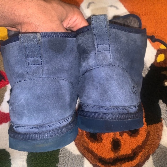 UGGS - Picture 6 of 6